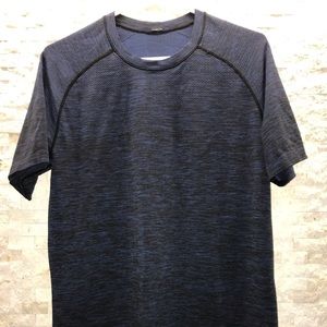Lululemon Men’s Size M Blue Athletic Shirt